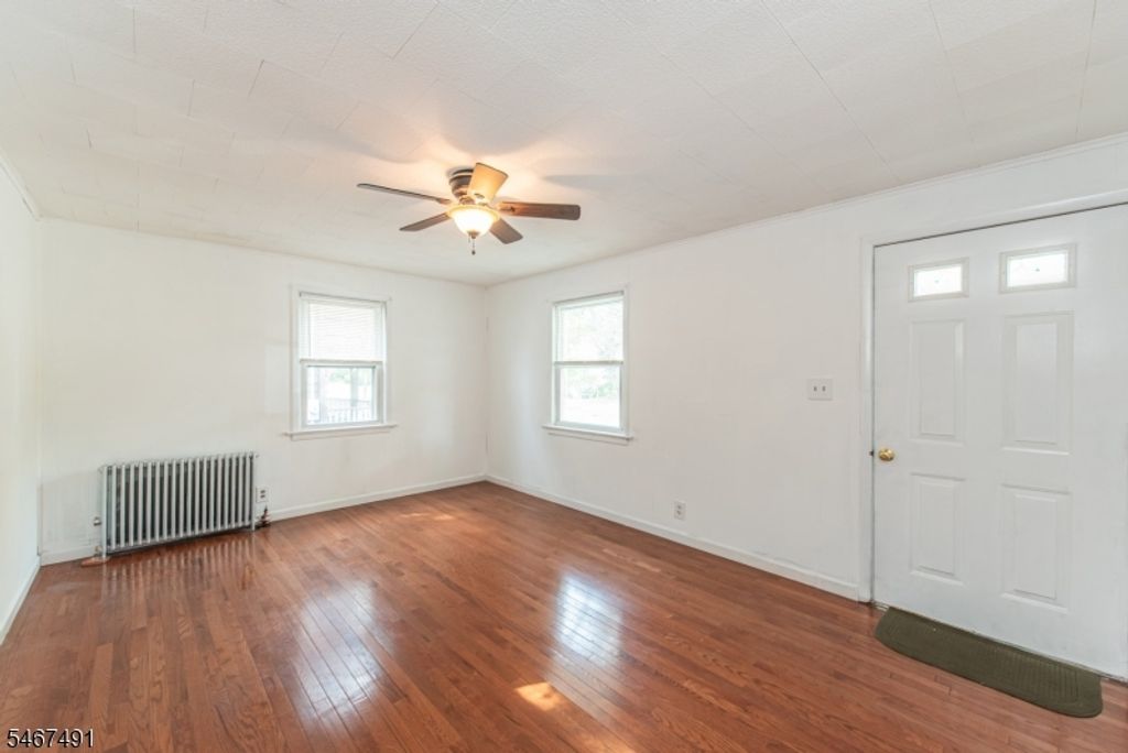 45 Orchard St, Pompton Lakes Boro, NJ 07442 — photo 5
