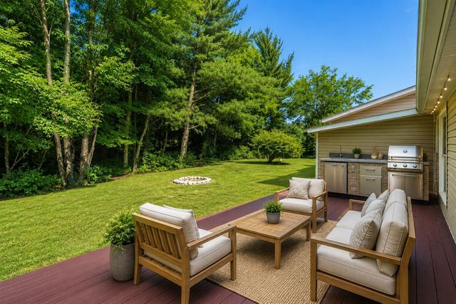 15955 24th Avenue, Marne, MI 49435
