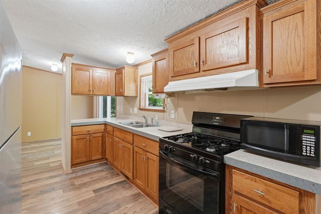 15955 24th Avenue, Marne, MI 49435