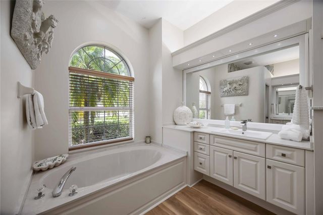 9915 OLD HYDE PARK PLACE, Bradenton, FL 34202