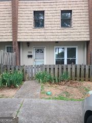 1394 Wood Circle S, Morrow, GA 30260