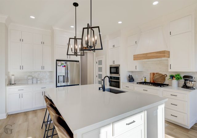 302 Elbow Slough, Bossier City, LA 71112