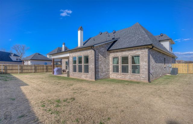 302 Elbow Slough, Bossier City, LA 71112