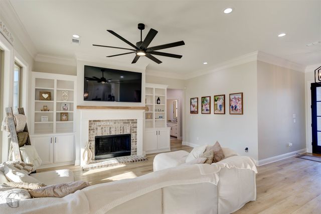 302 Elbow Slough, Bossier City, LA 71112