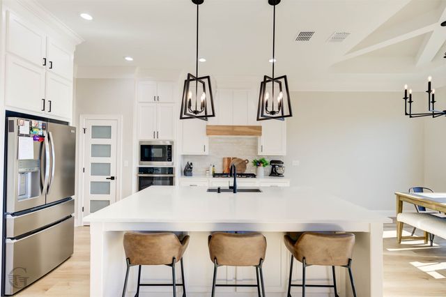 302 Elbow Slough, Bossier City, LA 71112