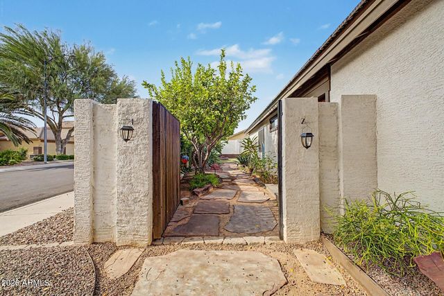 8246 W ROSE GARDEN Lane, Peoria, AZ 85382
