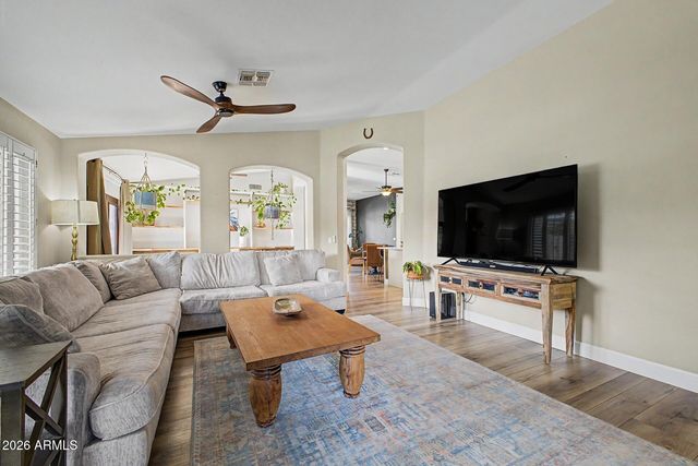 8246 W ROSE GARDEN Lane, Peoria, AZ 85382