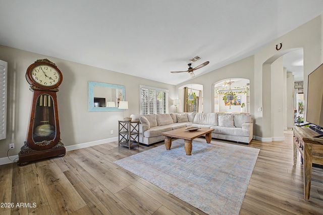 8246 W ROSE GARDEN Lane, Peoria, AZ 85382