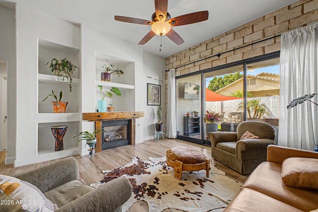 8246 W ROSE GARDEN Lane, Peoria, AZ 85382