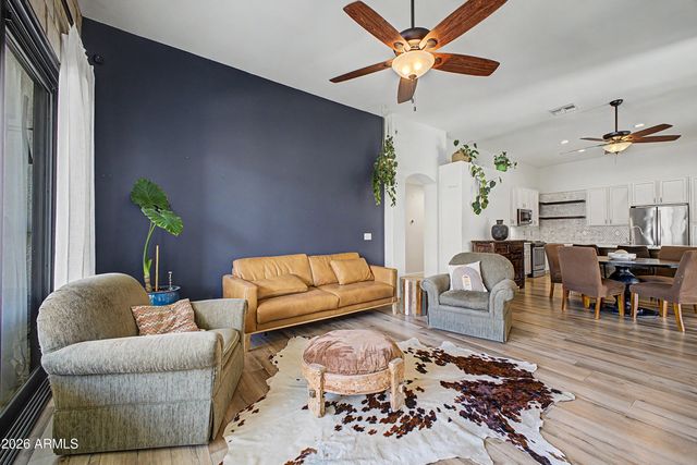 8246 W ROSE GARDEN Lane, Peoria, AZ 85382
