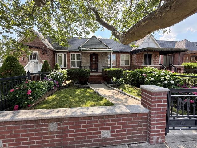 5962 69th Lane, Maspeth, NY 11378