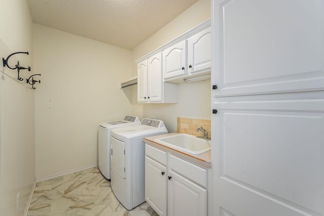 324 N Lancaster Dr, Wichita, KS 67230