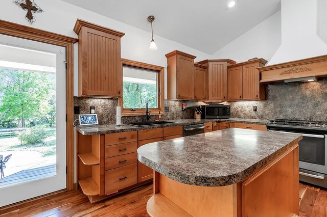 1108 W 34th Cir N, Wichita, KS 67204