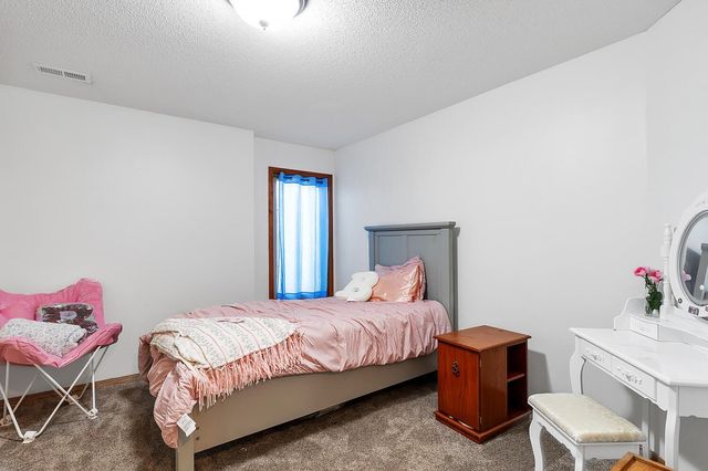 1108 W 34th Cir N, Wichita, KS 67204