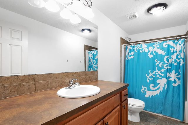 1108 W 34th Cir N, Wichita, KS 67204