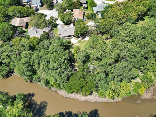 1108 W 34th Cir N, Wichita, KS 67204