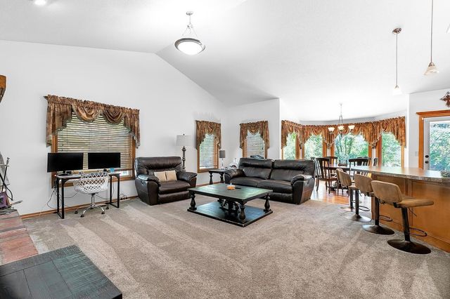 1108 W 34th Cir N, Wichita, KS 67204