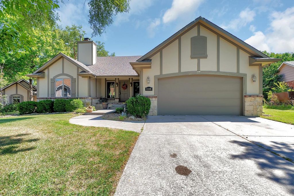 1108 W 34th Cir N, Wichita, KS 67204