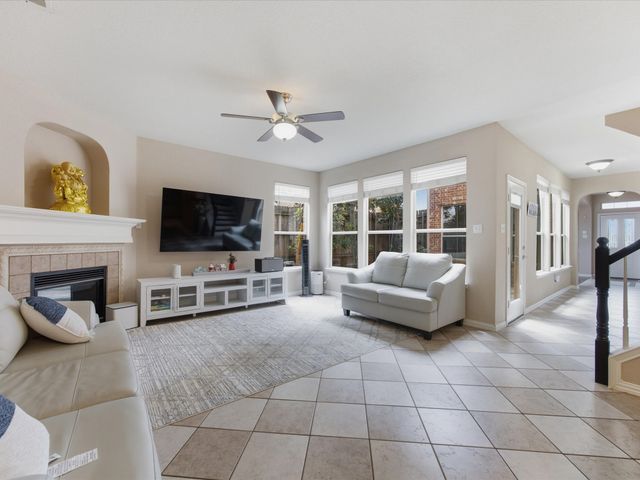 5404 Worley Drive, The Colony, TX 75056