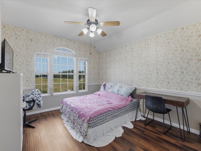 5404 Worley Drive, The Colony, TX 75056
