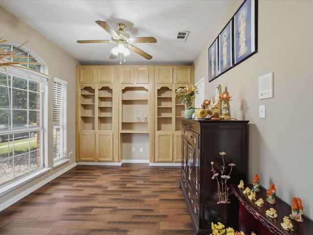 5404 Worley Drive, The Colony, TX 75056