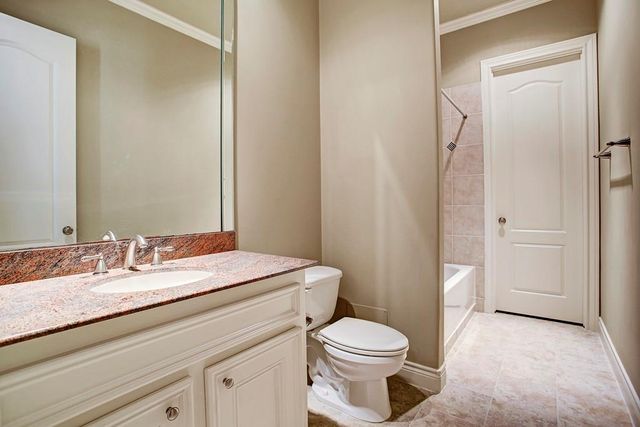 4013 Bellefontaine Street C, Houston, TX 77025