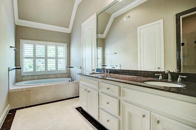 4013 Bellefontaine Street C, Houston, TX 77025