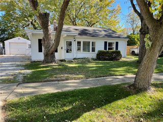 2255 Nesmith Lake Boulevard, Akron, OH 44314