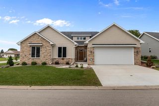 810 WHISPER FALLS LANE, Menasha, WI 54952