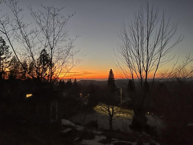 124 Ruby Ledge Ct, Grass Valley, CA 95945