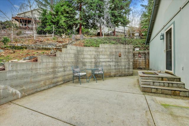 124 Ruby Ledge Ct, Grass Valley, CA 95945