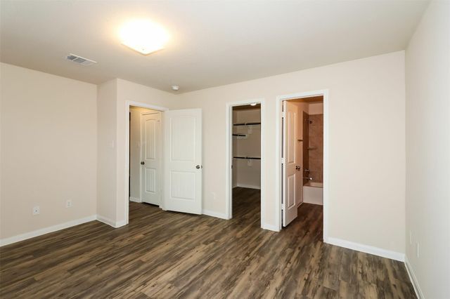 6046 Peaceful Ridge Drive, Houston, TX 77048