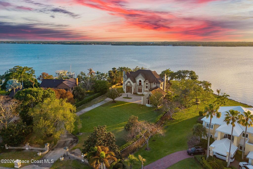 245 Stewart Drive, Merritt Island, FL 32952