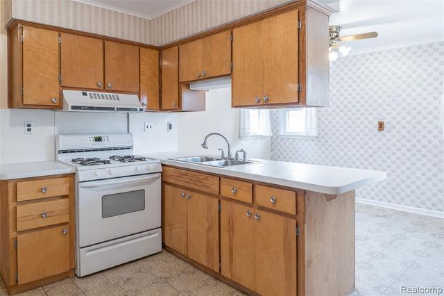 3539 Huron Street, Dearborn, MI 48124