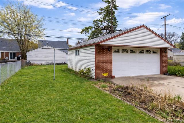 3539 Huron Street, Dearborn, MI 48124
