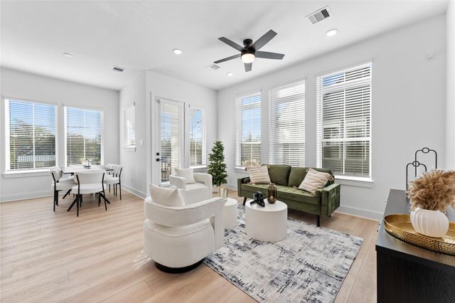 3105 Jensen Dr C, Houston, TX 77026