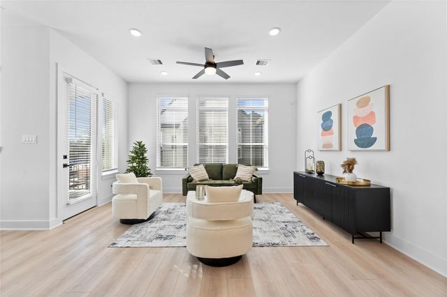 3105 Jensen Dr C, Houston, TX 77026