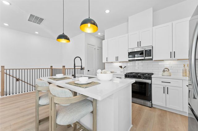 3105 Jensen Dr C, Houston, TX 77026