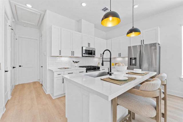 3105 Jensen Dr C, Houston, TX 77026