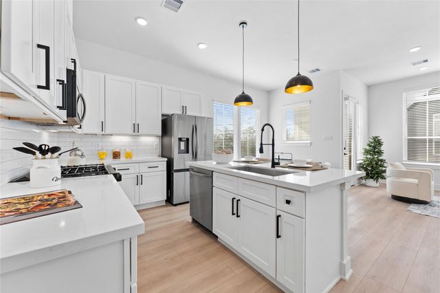 3105 Jensen Dr C, Houston, TX 77026