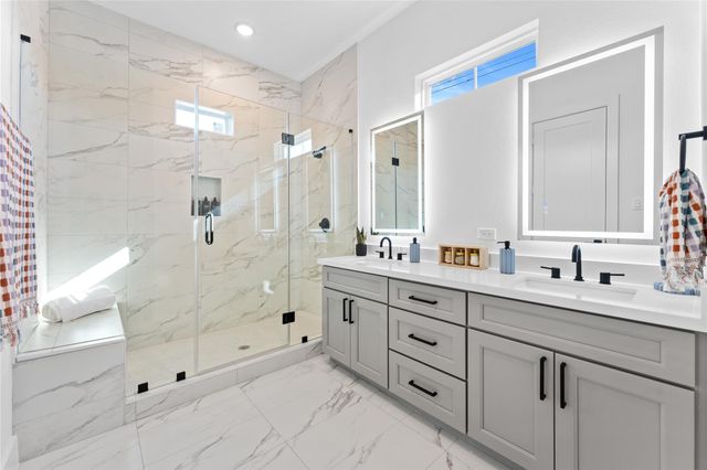 3105 Jensen Dr C, Houston, TX 77026