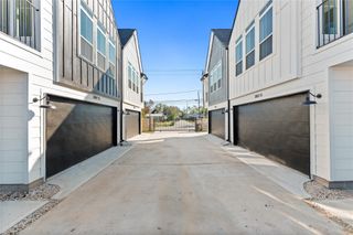 3105 Jensen Dr C, Houston, TX 77026