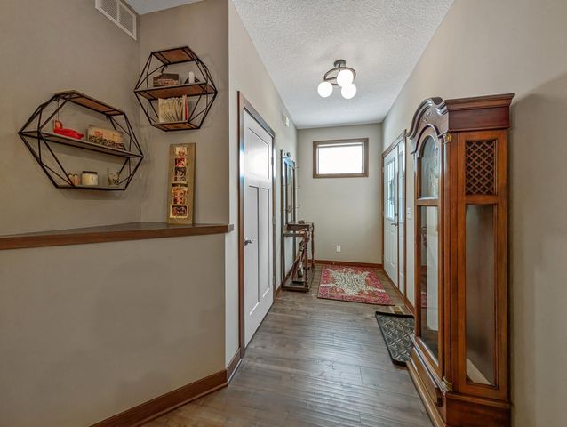 6230 Boulder Ridge Drive, Rockford, MN 55373