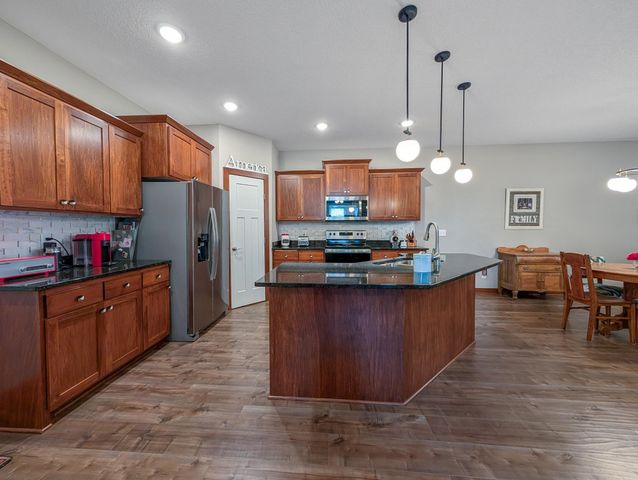 6230 Boulder Ridge Drive, Rockford, MN 55373