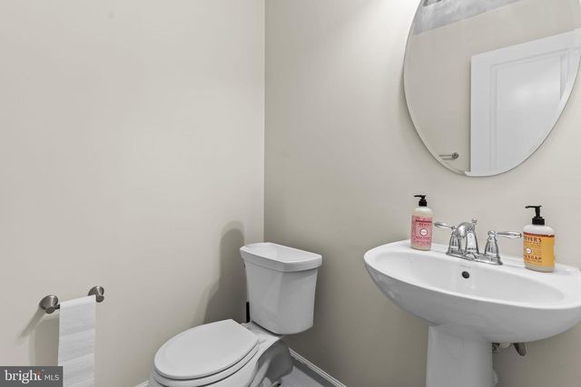 7933 TRAILVIEW XING, Glen Burnie, MD 21060