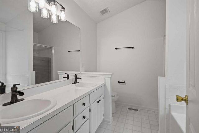 3989 Courtlin Cove NW, Lilburn, GA 30047