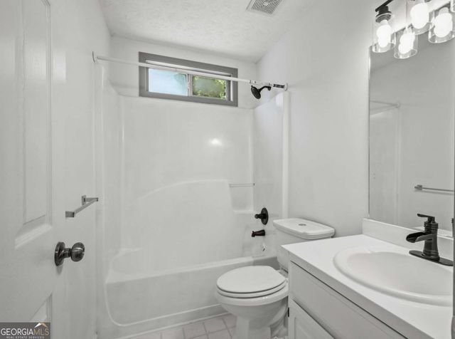 3989 Courtlin Cove NW, Lilburn, GA 30047