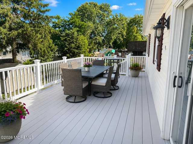565 Sumner Avenue, Belford, NJ 07718