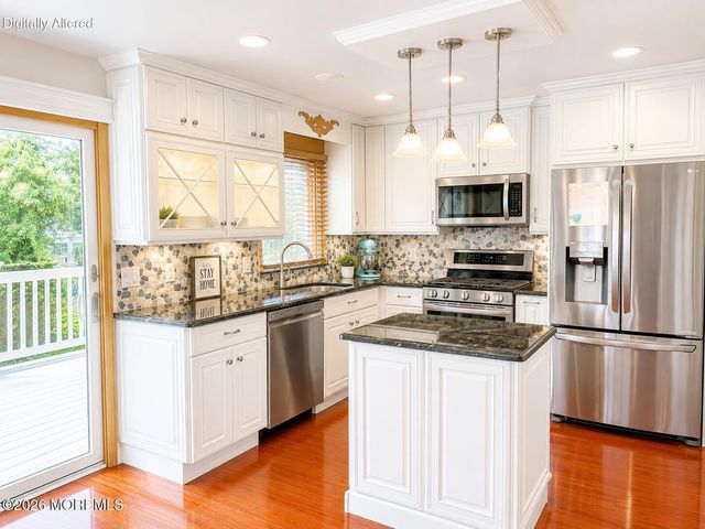 565 Sumner Avenue, Belford, NJ 07718