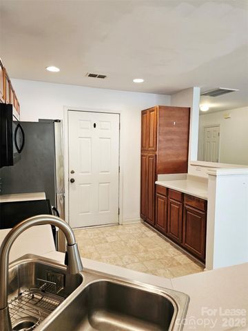 10609 Fuller Ridge Circle, Charlotte, NC 28270